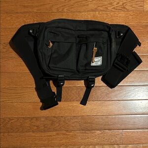 Herschel Supply Co. Eighteen Hip Crossbody Black Fanny Pack